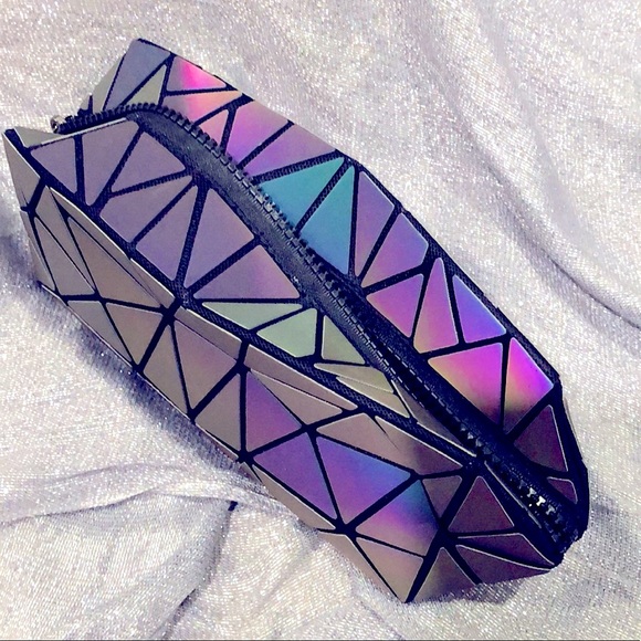 Geometric Makeup| Cosmetics | Beauty Bag/Pouch »Iridescence Shiny Luminous Color - Picture 2 of 13
